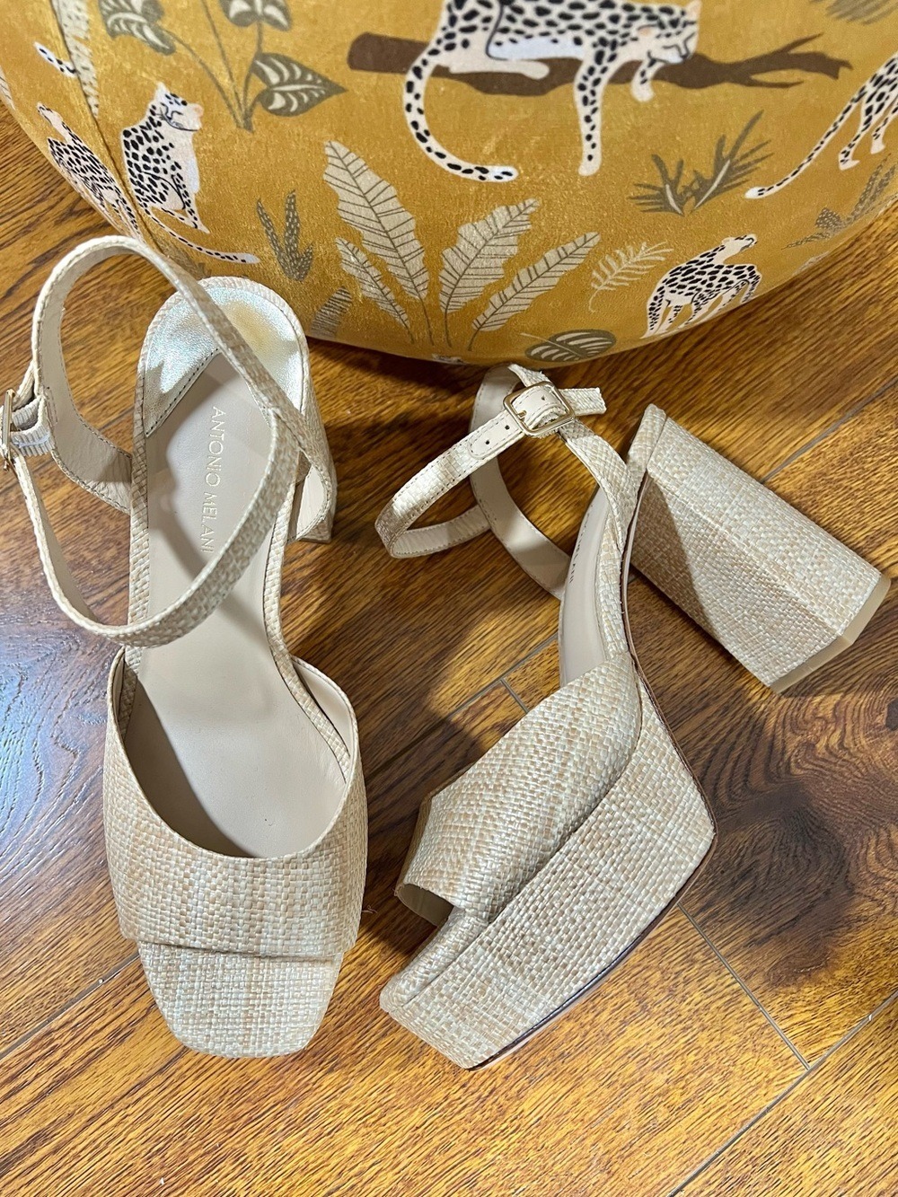 NWOB $110 Antonio Melani Bonny Raffia Platform Sandals 9.5